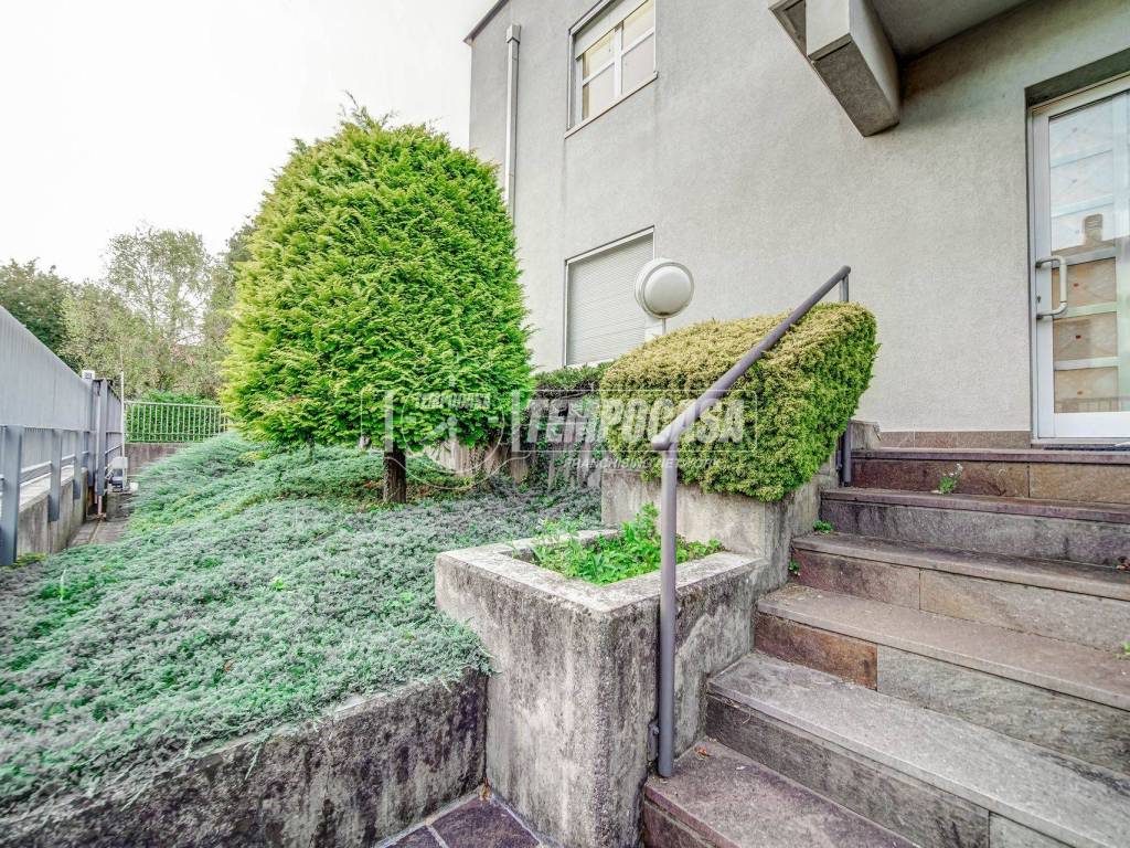 Villa a Solbiate arno in Via Pagani - Foto 4