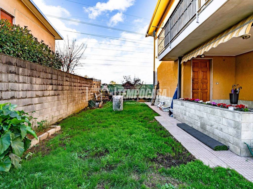 Villa a Caronno pertusella in Vicolo Boito - Foto 3