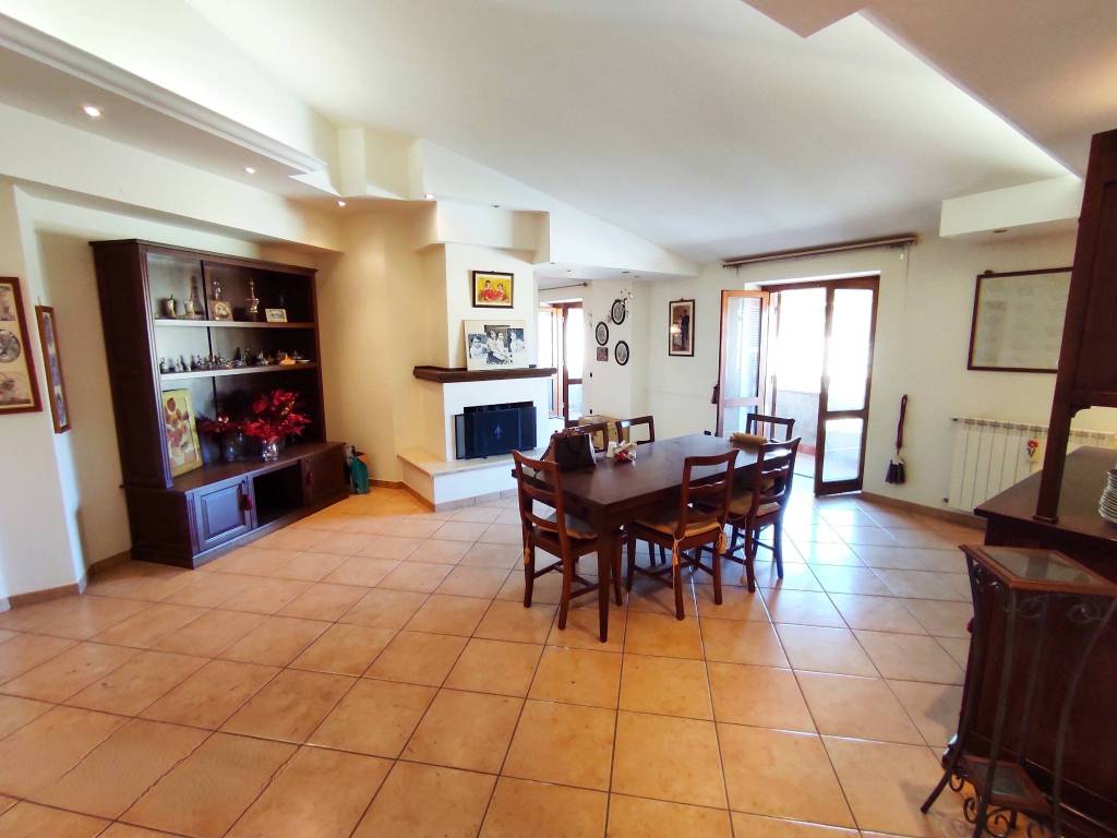 Palazzo / stabile a Lariano in Via Algidus, 167 - Foto 3