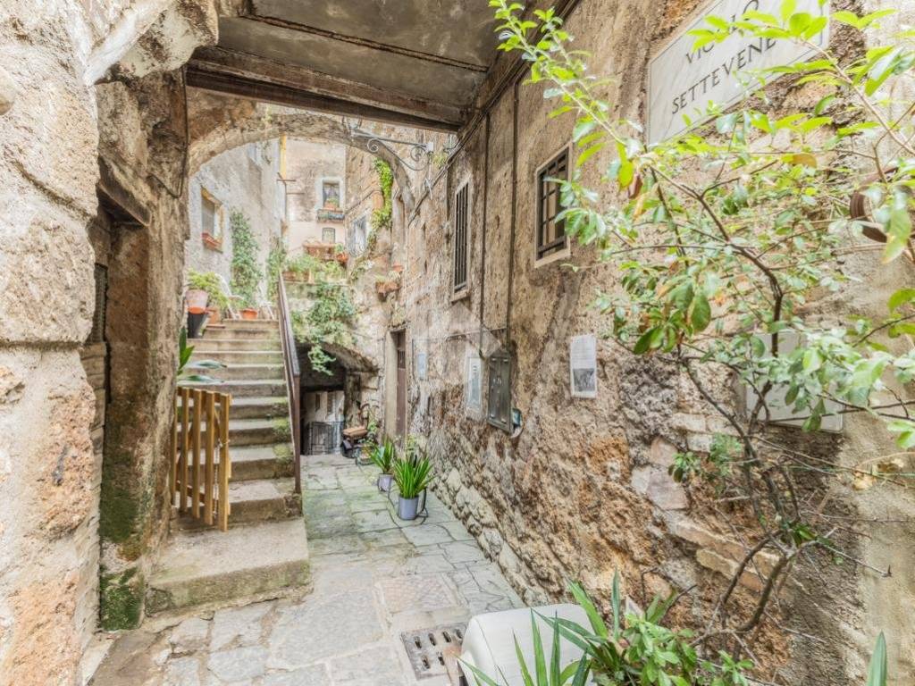 Appartamento a Capranica in Vicolo Del Martello, 1 - Foto 2