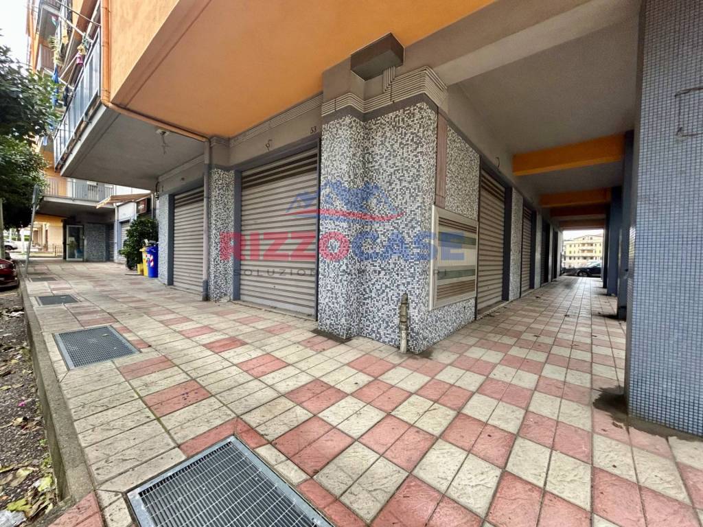 Immobile a Corigliano-rossano in Via dei Bizantini angolo con Via O.Aldobrandini e Via G.Scorza - Foto 3