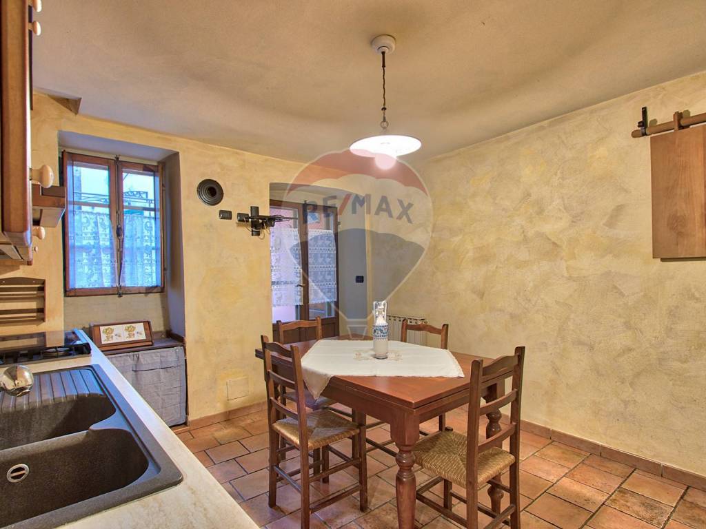 Appartamento a Loro ciuffenna in Piazza dello Scoglio, 3 - Foto 4