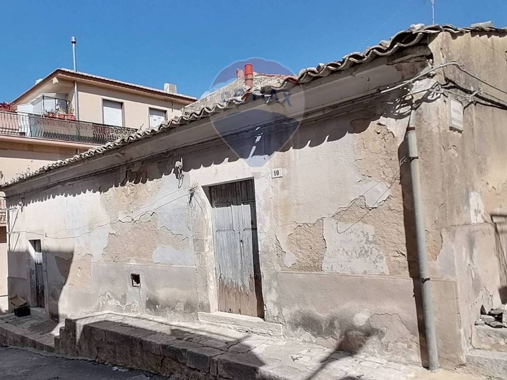 Casa indipendente a Comiso in via Alessandro Volta, 8 - Foto 5