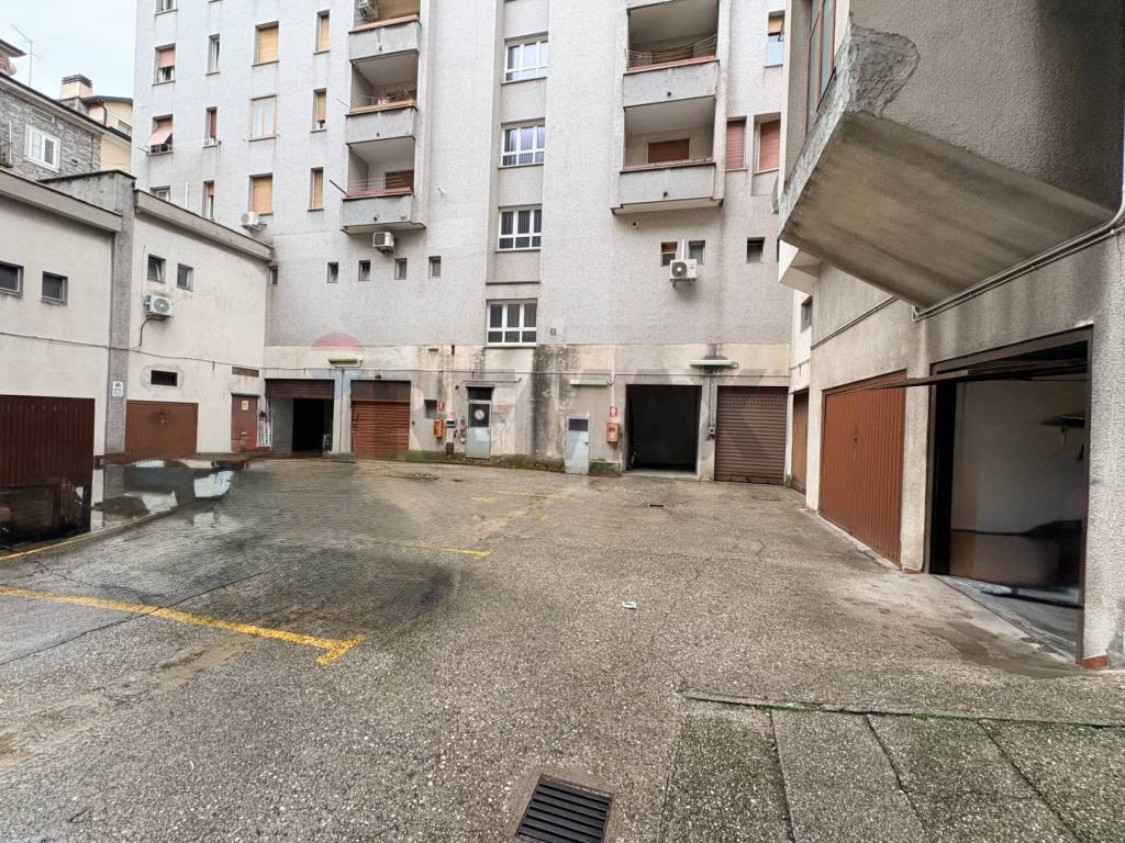 Box / garage a Trieste in VIA CAPRIN, 18 - Foto 2