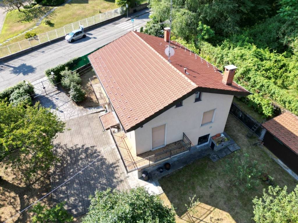 Villa a Orino in Via Giuseppe Verdi, 2 - Foto 2