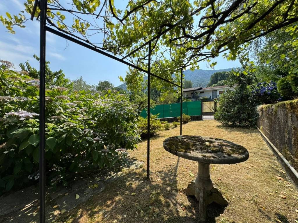 Villa a Orino in Via Giuseppe Verdi, 2 - Foto 5