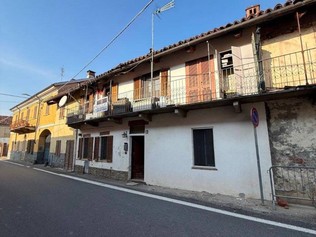 Casa indipendente a Crescentino in Via Ferrarini, 2 - Foto 2