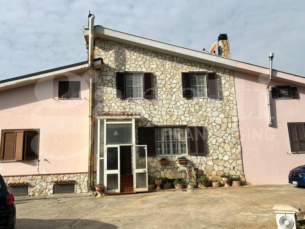 Villa a Cori in Via Le Pastine, 38 - Foto 2