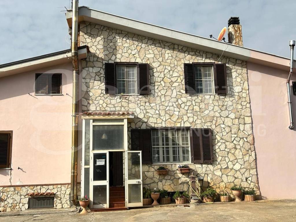 Villa a Cori in Via Le Pastine, 38 - Foto 3