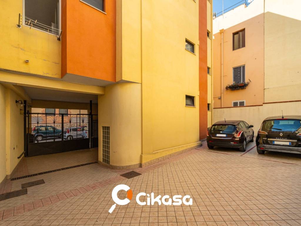 Box / garage a Cagliari in Via Sant'Eusebio - Foto 2