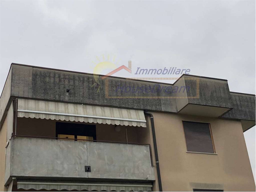 Appartamento a Somma lombardo in VIA DELLA RIVAZZA, 4 - Foto 2