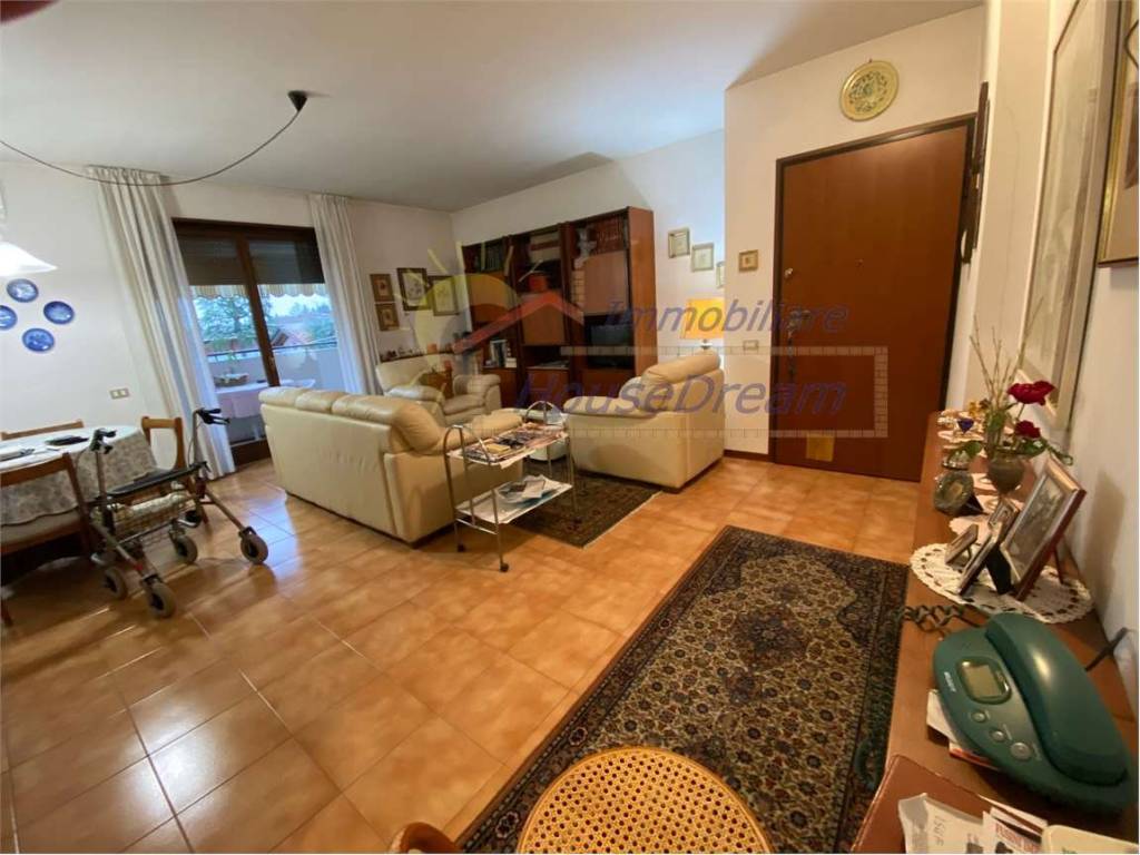 Appartamento a Somma lombardo in VIA DELLA RIVAZZA, 4 - Foto 4