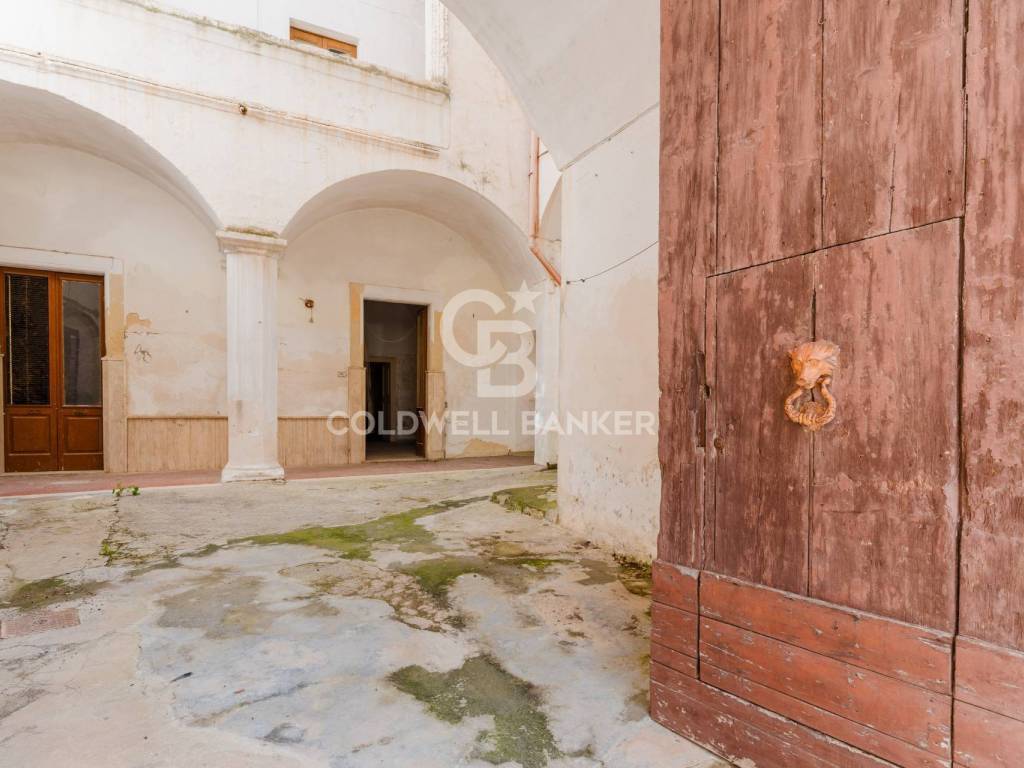 Palazzo / stabile a Casarano in Piazza San Pietro - Foto 3