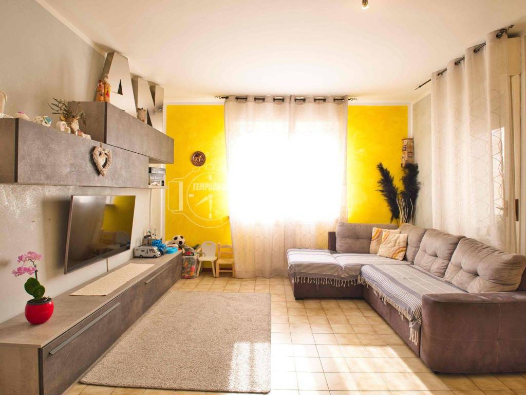 Appartamento a Galliate in Via Guglielmo Marconi - Foto 2