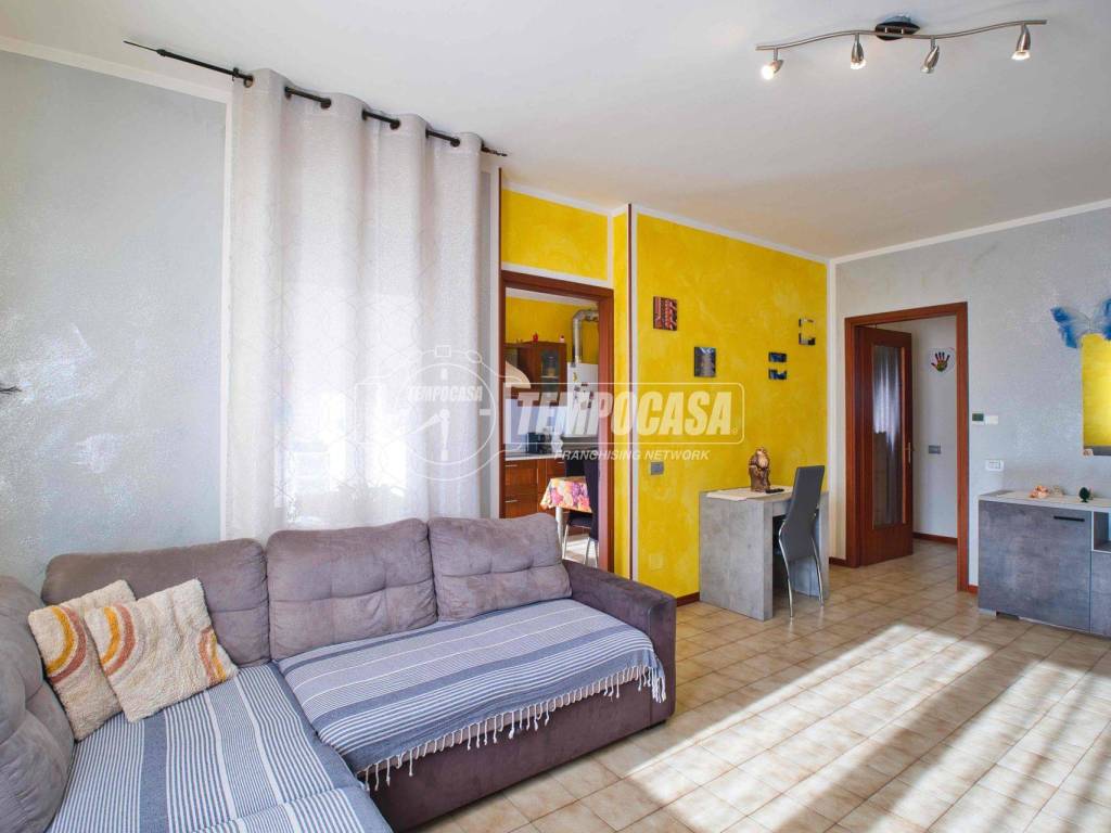 Appartamento a Galliate in Via Guglielmo Marconi - Foto 3