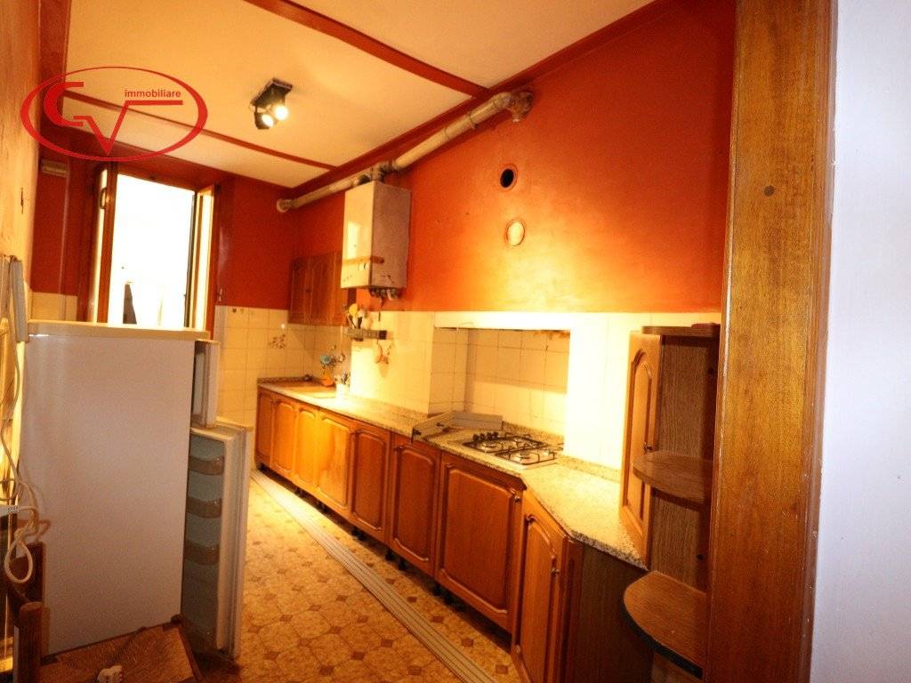 Appartamento a Montevarchi in Via Poggio Bracciolini - Foto 2