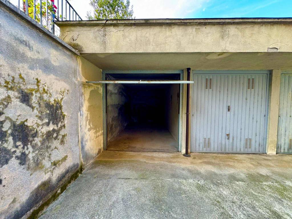 Box / garage a Saluzzo in Via Giambattista Gorla, 14 - Foto 2