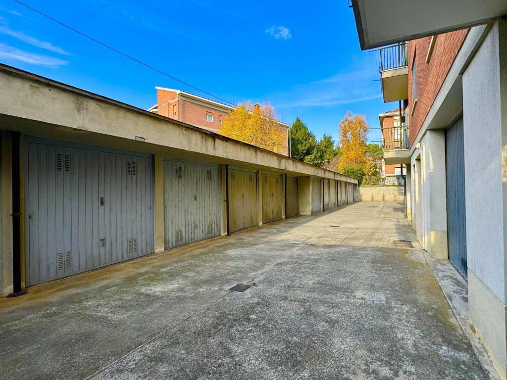 Box / garage a Saluzzo in Via Giambattista Gorla, 14 - Foto 3