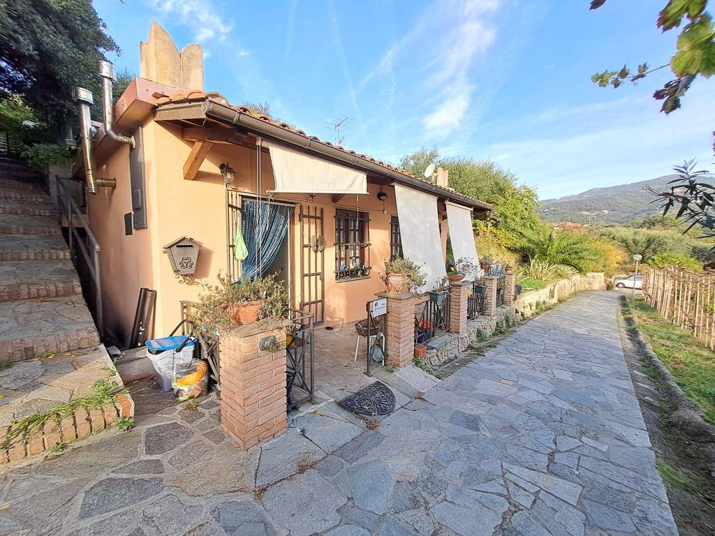 Villa a Savona in Via Gabriello Chiabrera - Foto 2