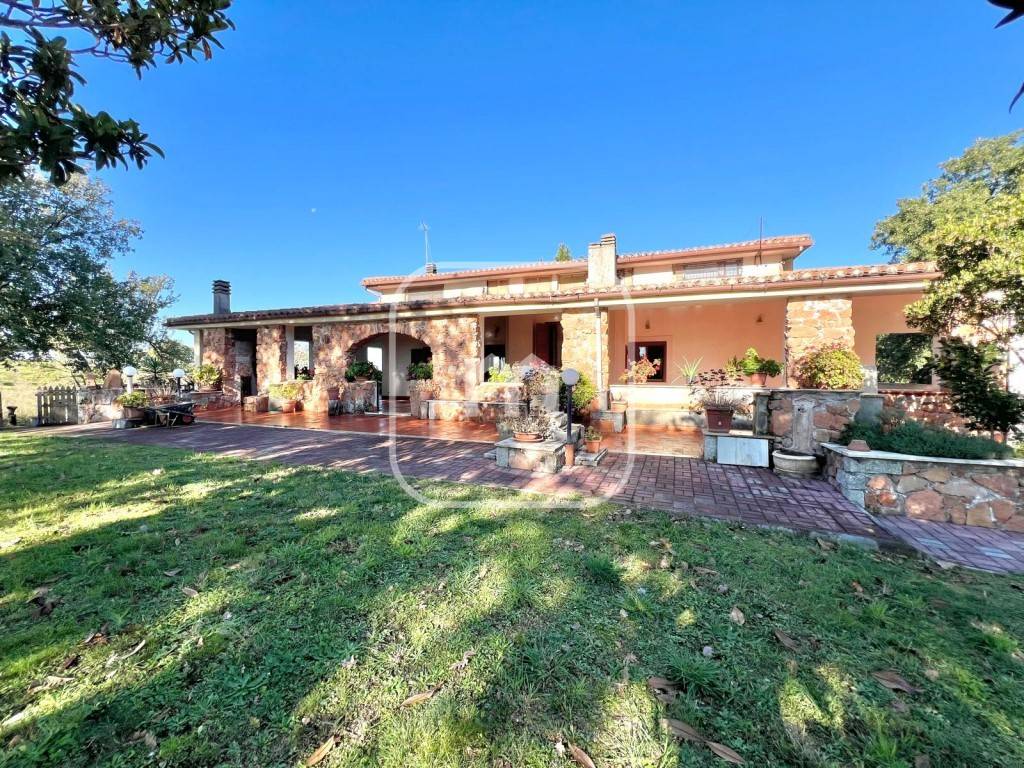 Villa a Faleria in LOCALITà MONTE DI COLONNA - Foto 2