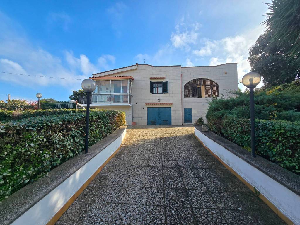 Villa a Ostuni in Via Enrico Berlinguer - Foto 2