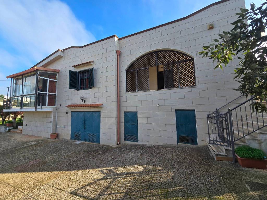 Villa a Ostuni in Via Enrico Berlinguer - Foto 4
