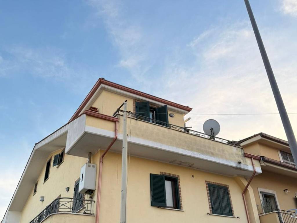 Appartamento a Guidonia montecelio in Via Firenze - Foto 2