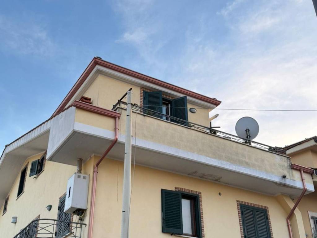 Appartamento a Guidonia montecelio in Via Firenze - Foto 3