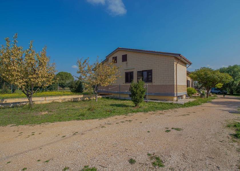 Villa a Lucera in Strada Provinciale - Foto 4