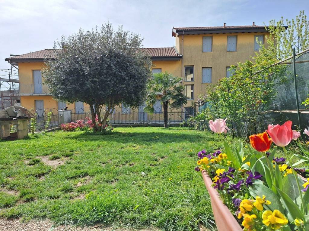 Appartamento a Albizzate in Via Cascina Mora - Foto 2