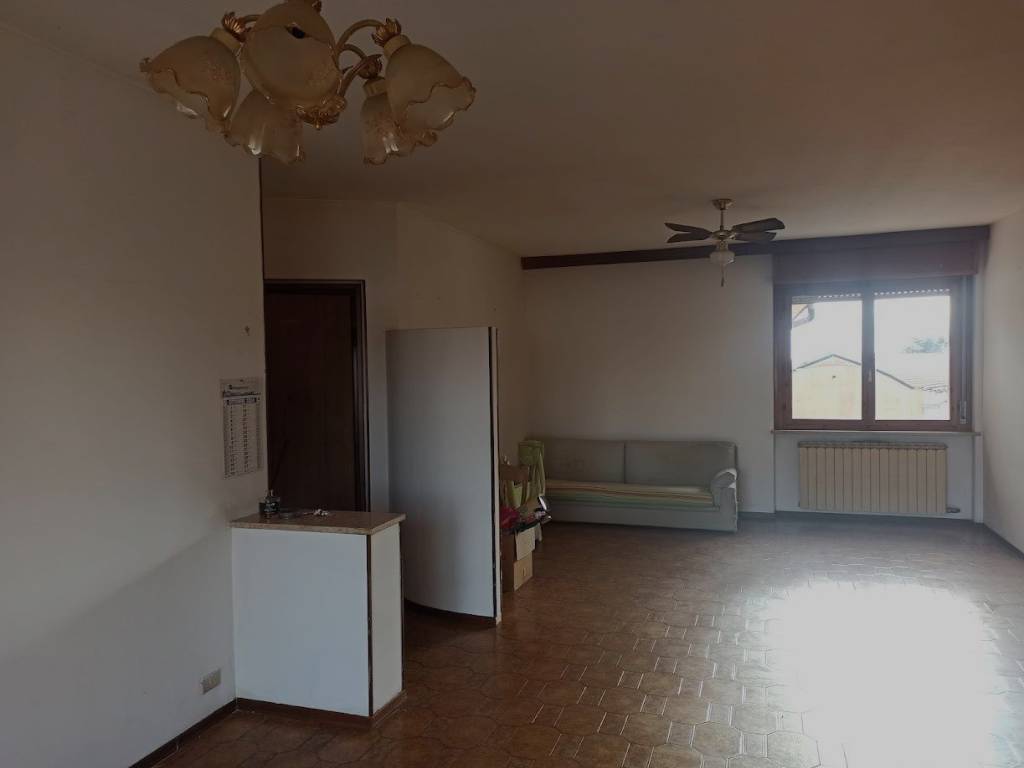 Appartamento a Trecate in Via Dante Alighieri, 11 - Foto 4