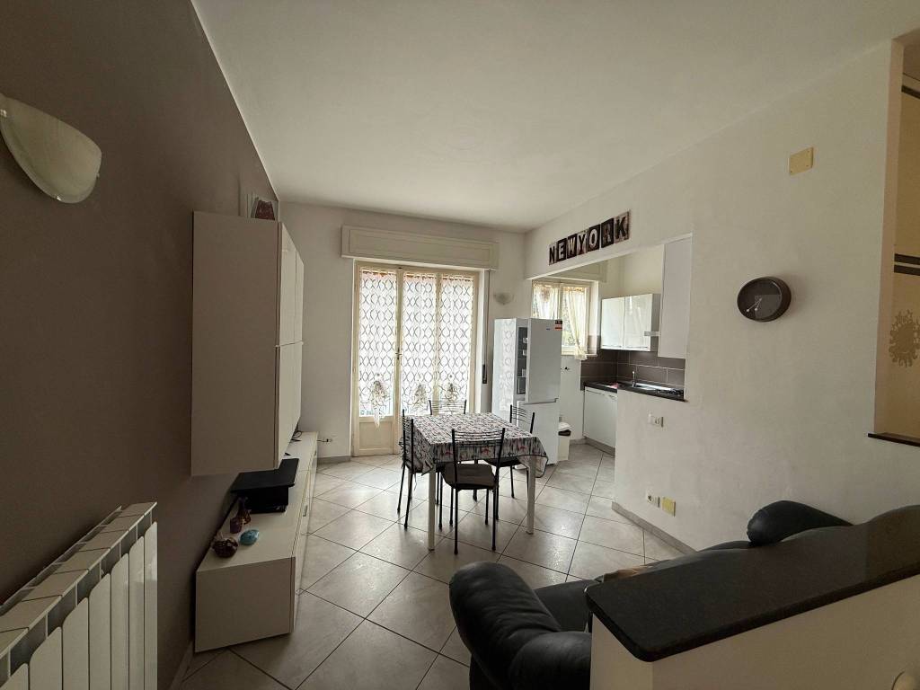 Appartamento a Finale ligure in Via Ippolito Nievo - Foto 2