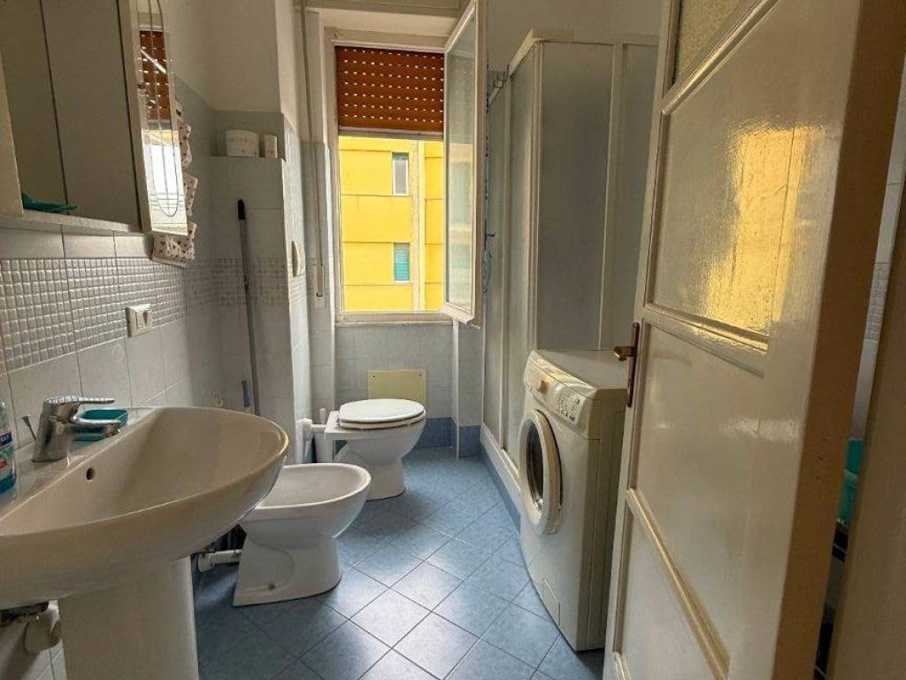 Appartamento a Finale ligure in Via Ippolito Nievo - Foto 4