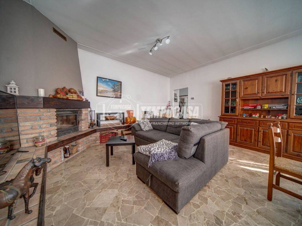 Appartamento a Carnago in Via Italia 1 - Foto 2