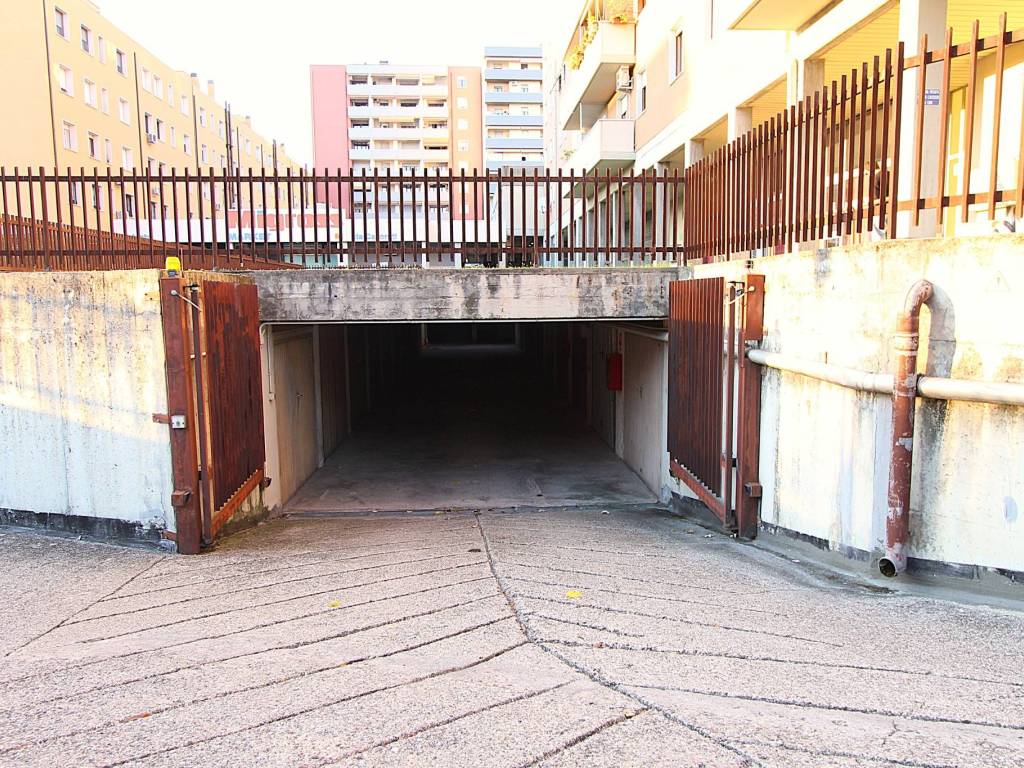 Box / garage a Verona in Via Felice Casorati, 25 - Foto 2