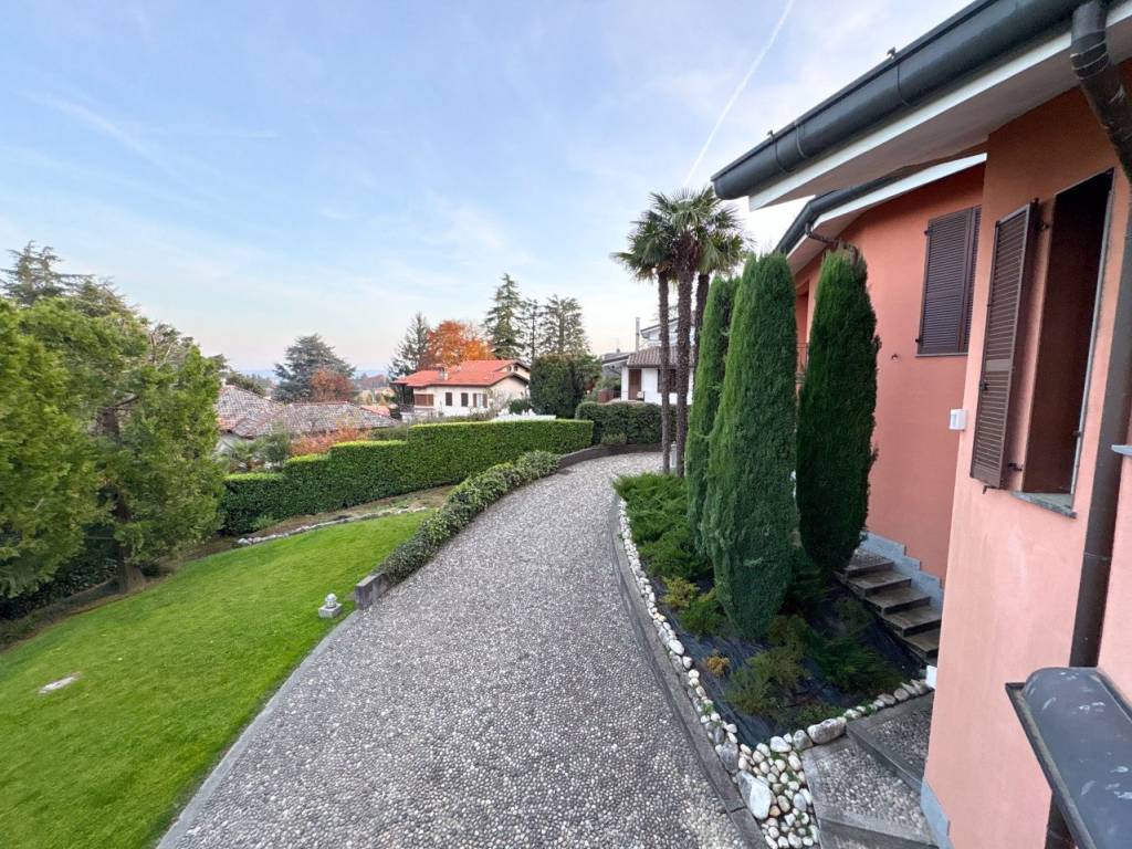 Villa a Inverigo in Via Mandresca 7 - Foto 2