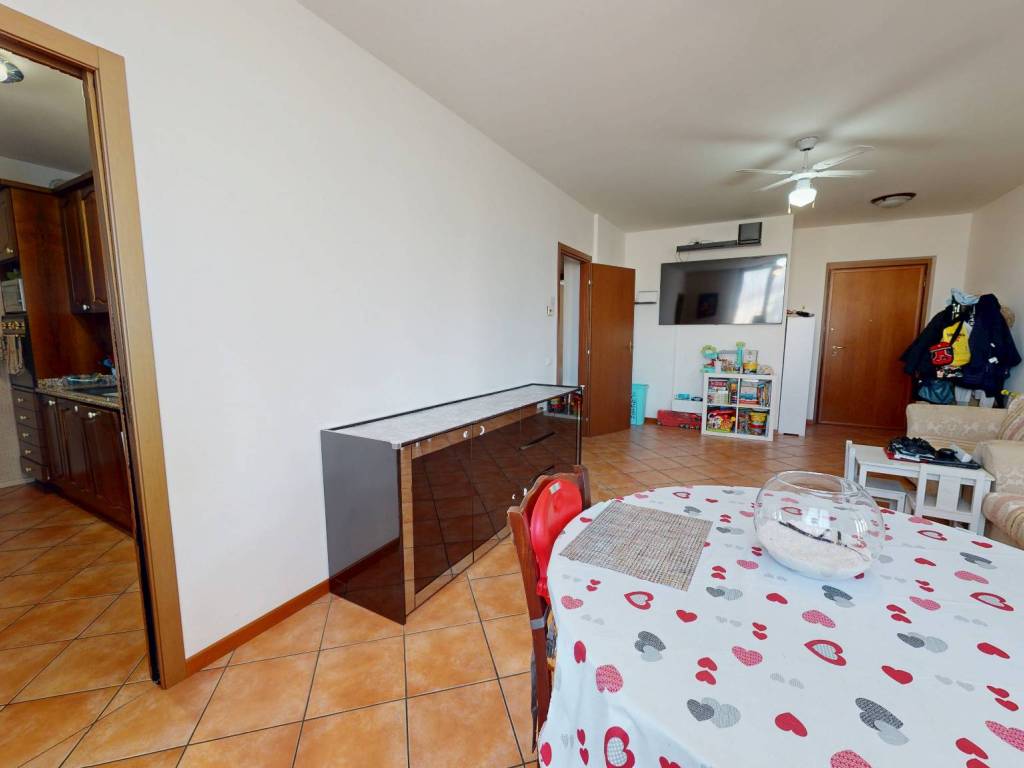 Appartamento a Tradate in Via Carlo Rossini, 72 - Foto 2