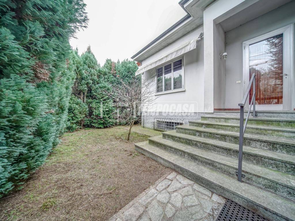 Villa a Cassano magnago in Via Gasparoli 73/C - Foto 3