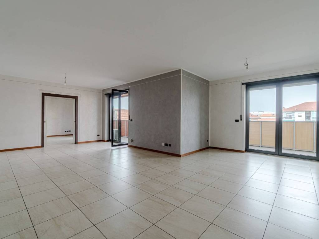 Attico / mansarda a Rivoli in Piazza Fratelli Cervi, 5 - Foto 2