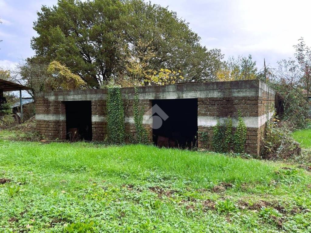 Rustico / casale a Sutri in Localita' Sant' Anna - Foto 2