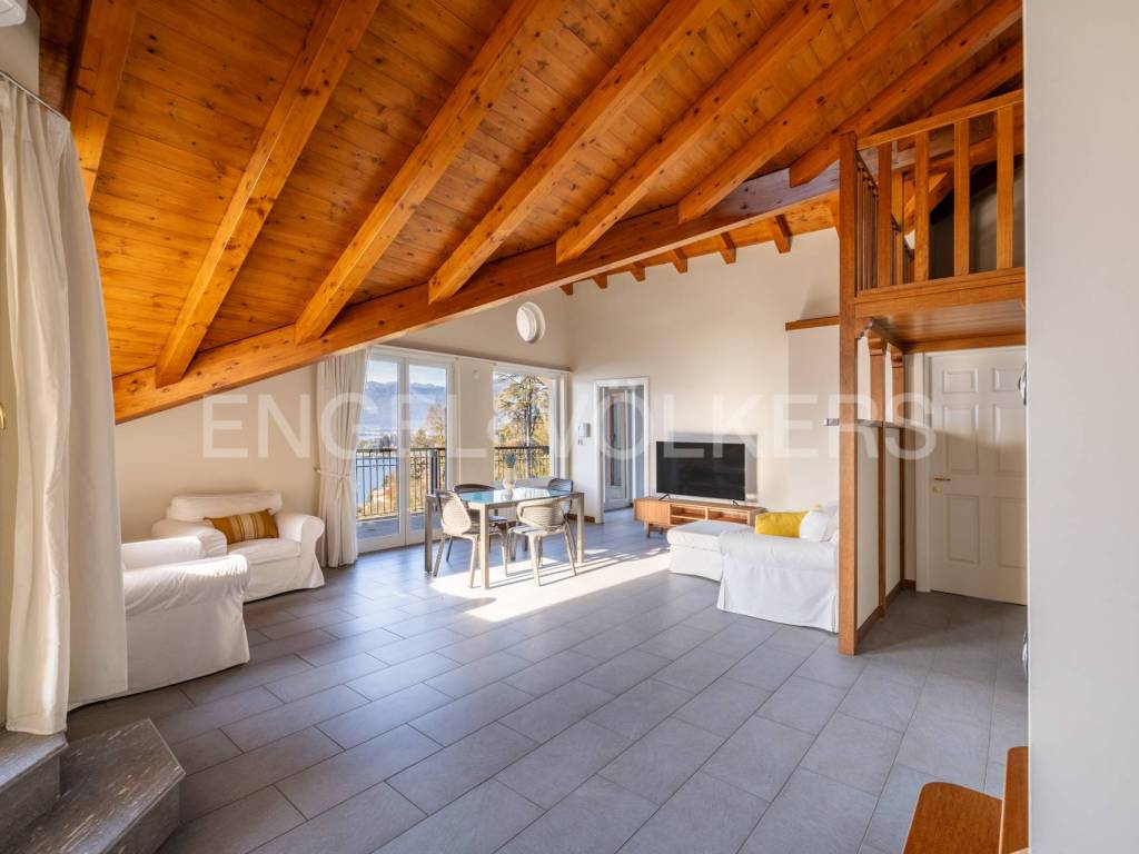 Attico / mansarda a Leggiuno in Via Brughiera - Foto 5