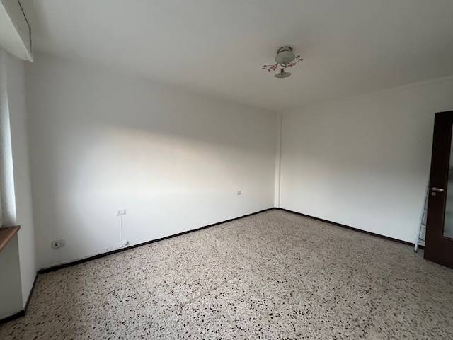 Appartamento a Gallarate in Via Strada Pradisera - Foto 3