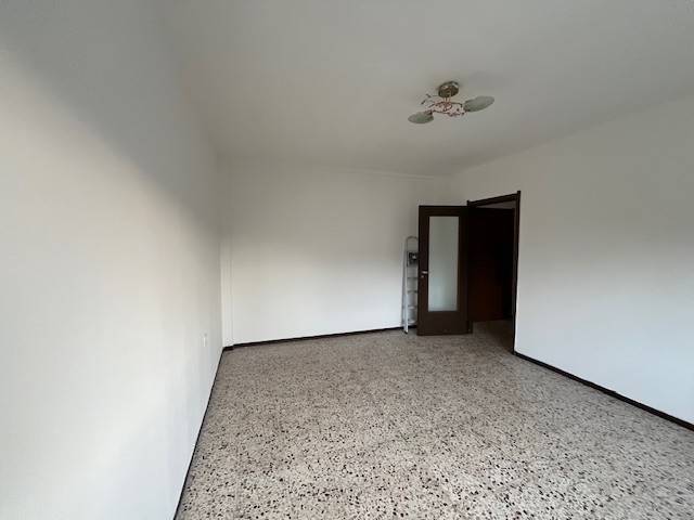 Appartamento a Gallarate in Via Strada Pradisera - Foto 5