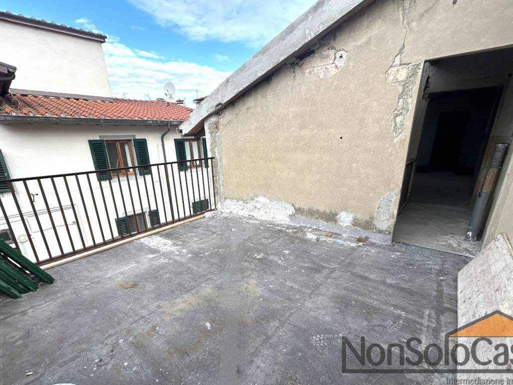 Casa indipendente a Prato in Piazza Mercatale - Foto 3