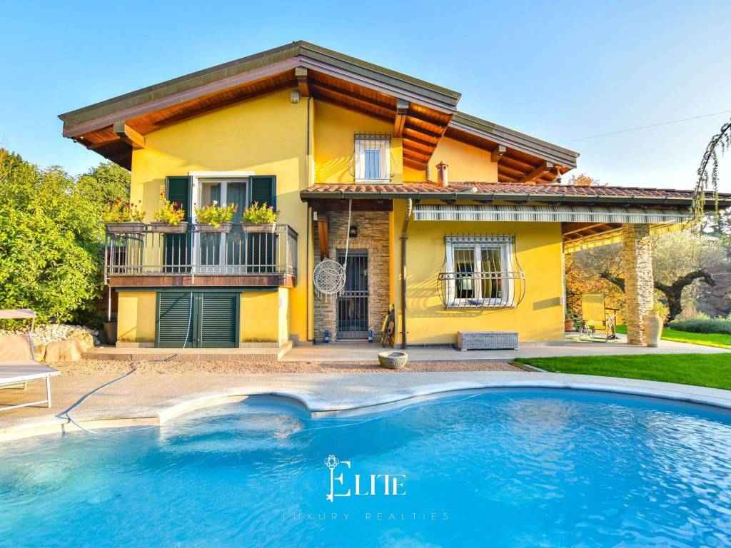 Villa a Besozzo in Via Monte Grappa, 28 - Foto 2