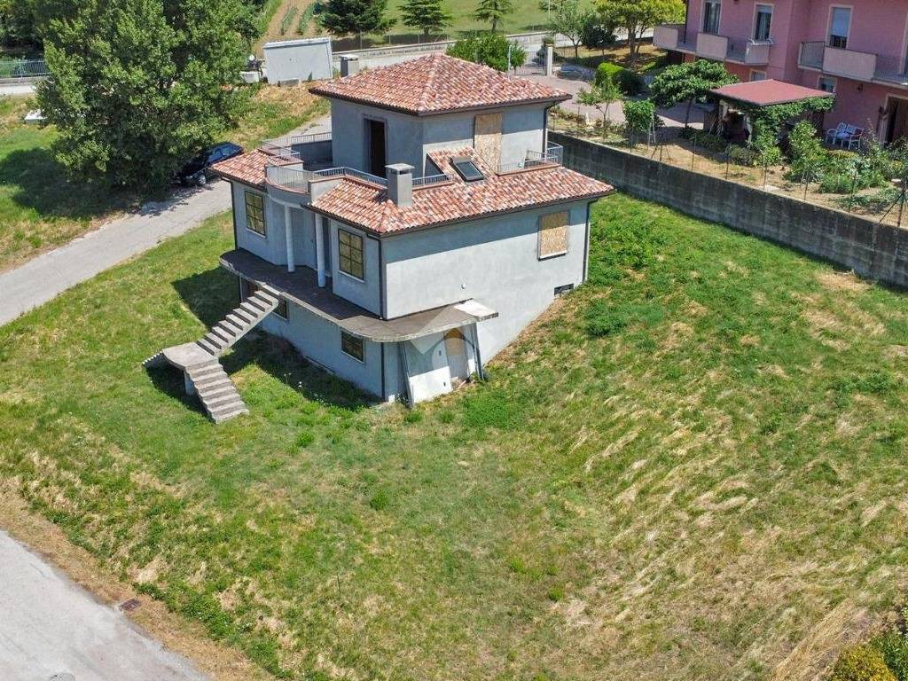 Casa indipendente a Monte grimano terme in Via Montello - Foto 2