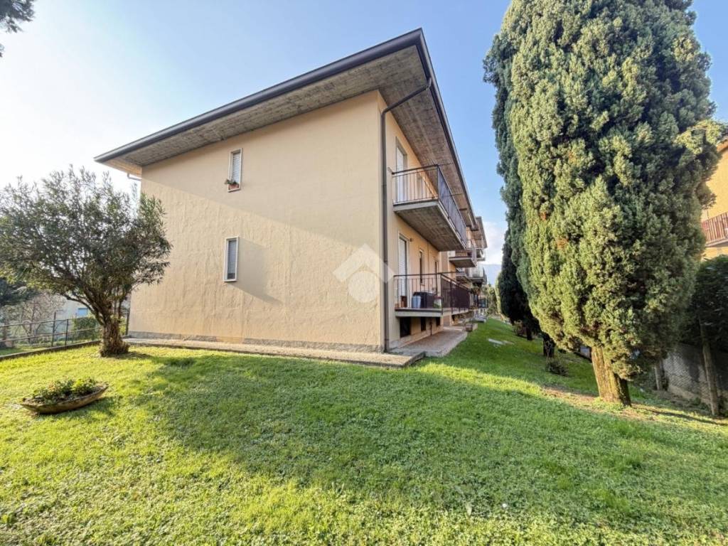 Appartamento a Calolziocorte in Via Donatello, 21 - Foto 4