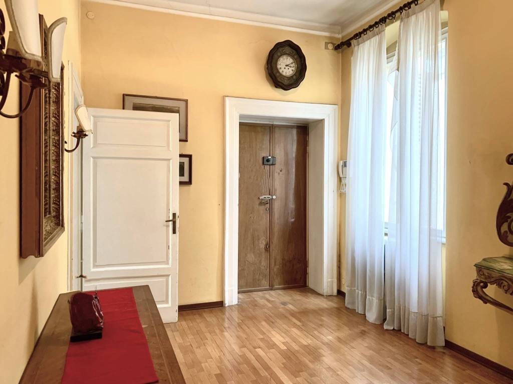Appartamento a Verona in Vicolo Cieco San Pietro Incarnario, 6 - Foto 3