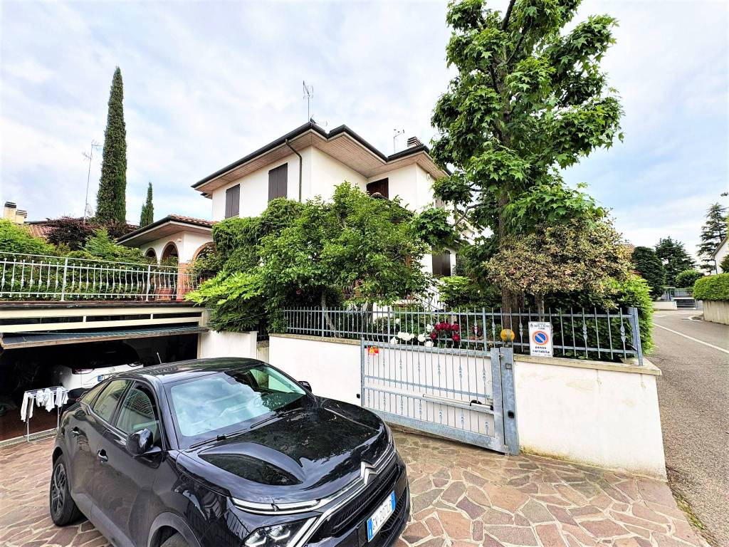 Villa a Castel san pietro terme in Via Altiero Spinelli, 6 - Foto 3