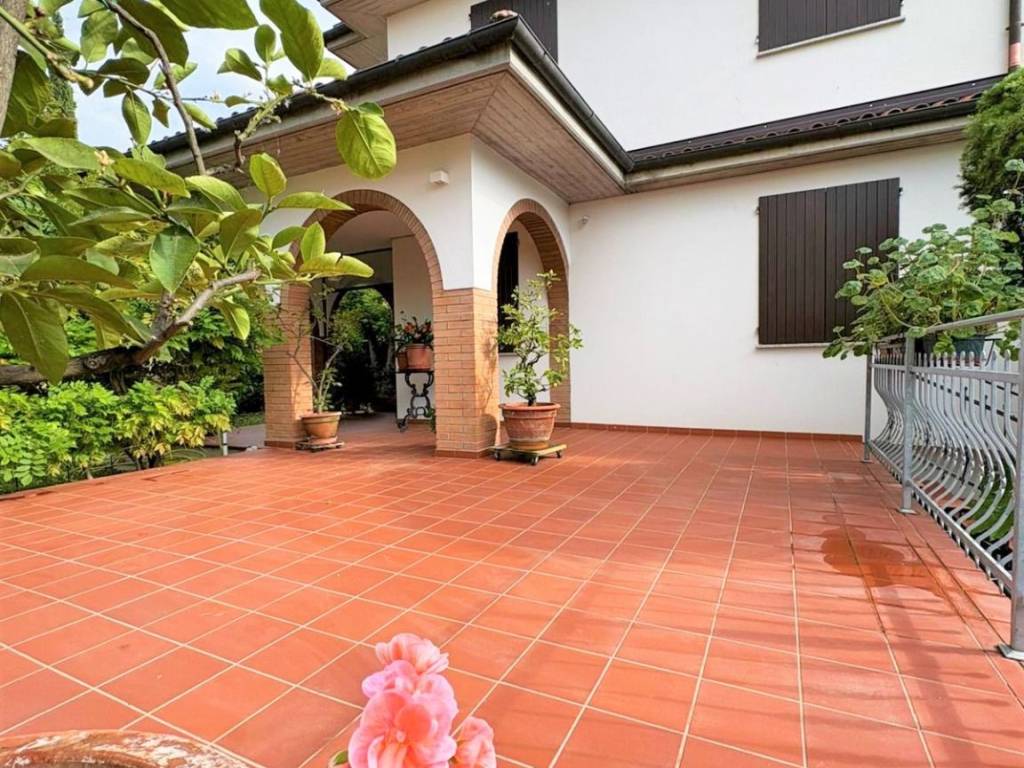 Villa a Castel san pietro terme in Via Altiero Spinelli, 6 - Foto 4